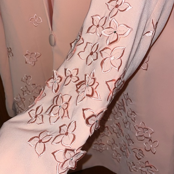 •HARMONY NY•NWT PEACH EMBROIDER 3D FLORAL PUFF SHOULDER 1-BUTTON BLAZER SIZE 16 - Picture 6 of 7
